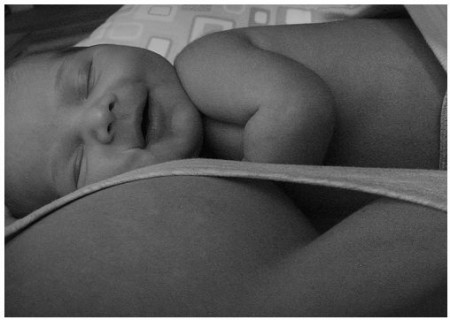 отучить ребенка засыпать на руках